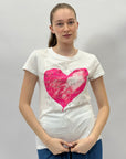 T-shirt con cuore e scritte