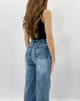 Pantaloni jeans a gamba larga