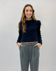 Pullover crop con intrecci