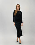Abito lungo con strass e spacco