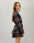 Abito corto tartan con balze – Stile elegante e moderno