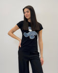 T-shirt con orsetto ricamato