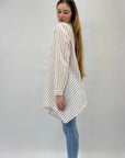 Camicia a righe con fondo asimmetrico