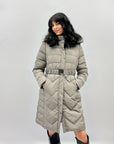 Piumino premium lungo con cappuccio e cintura