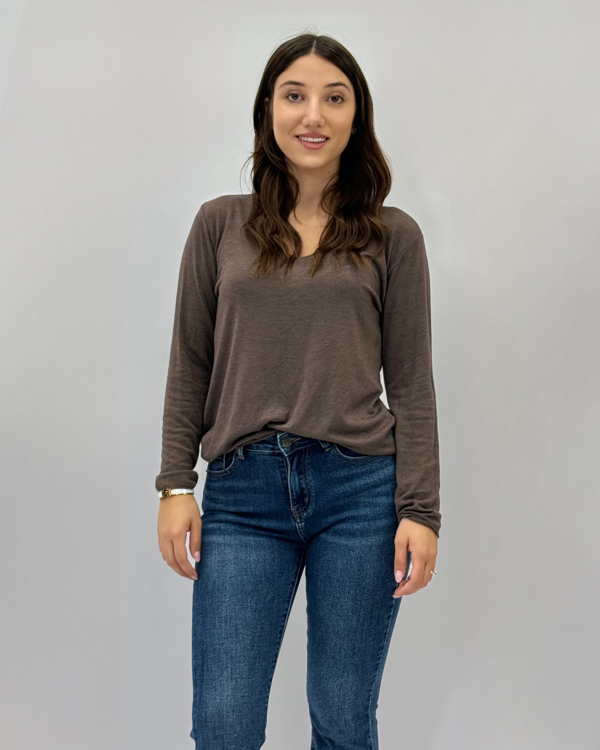 Maglia scollo V in misto lana e cotone – Morbida e calda