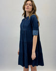 Abito in denim con balze scollo alla coreana