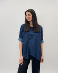 Camicia in jeans con bottoni laterali