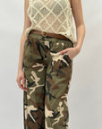 Pantaloni stampa militare con cintura
