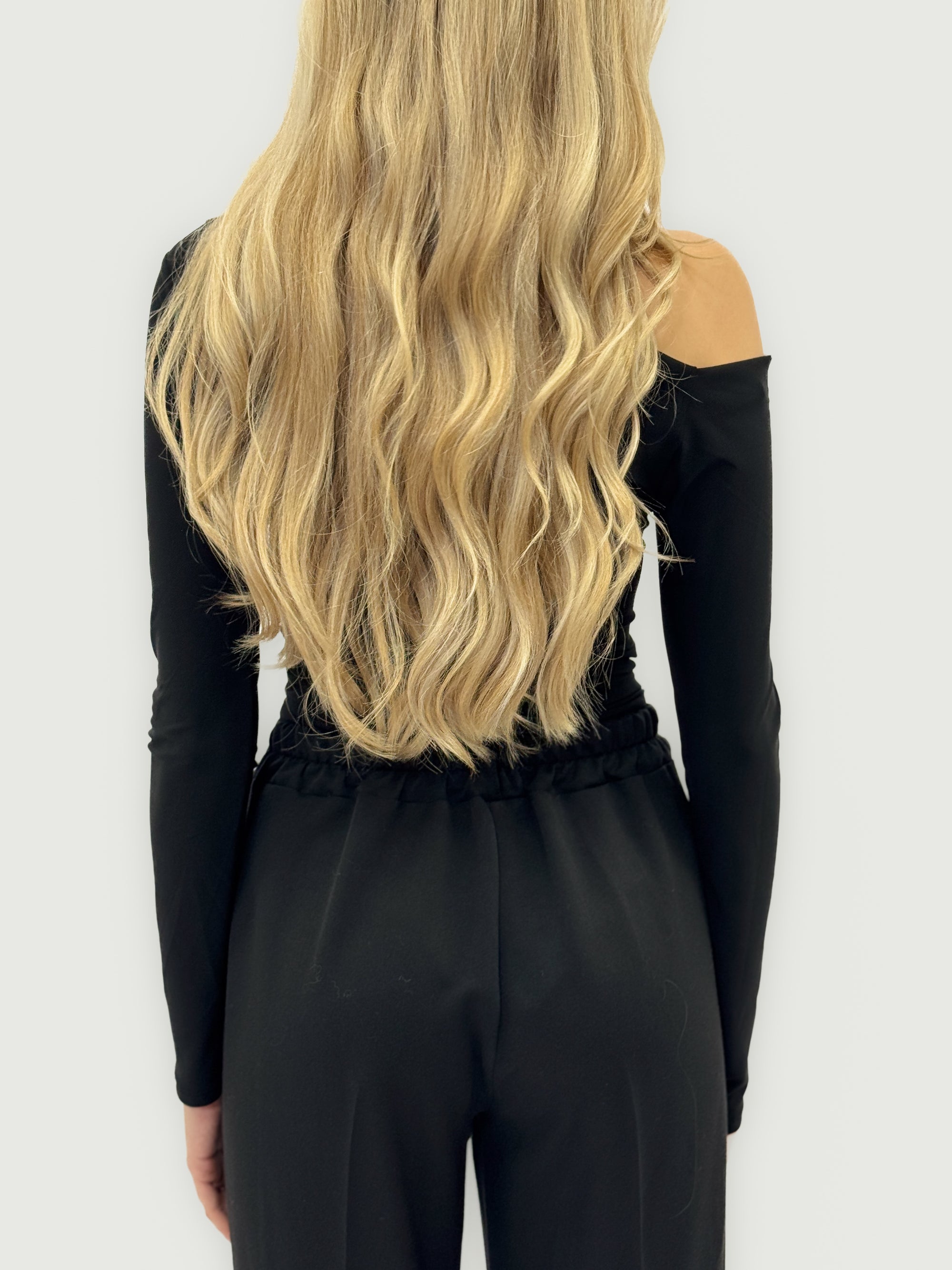 Body monospalla con fibbia dorata – Linea elegante e aderente