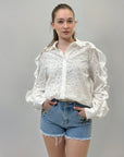 Camicia in pizzo sangallo con rouches sulle maniche