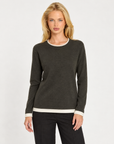 Maglia donna girocollo con bordi a contrasto Verde indossata da Polly 7, vista frontale