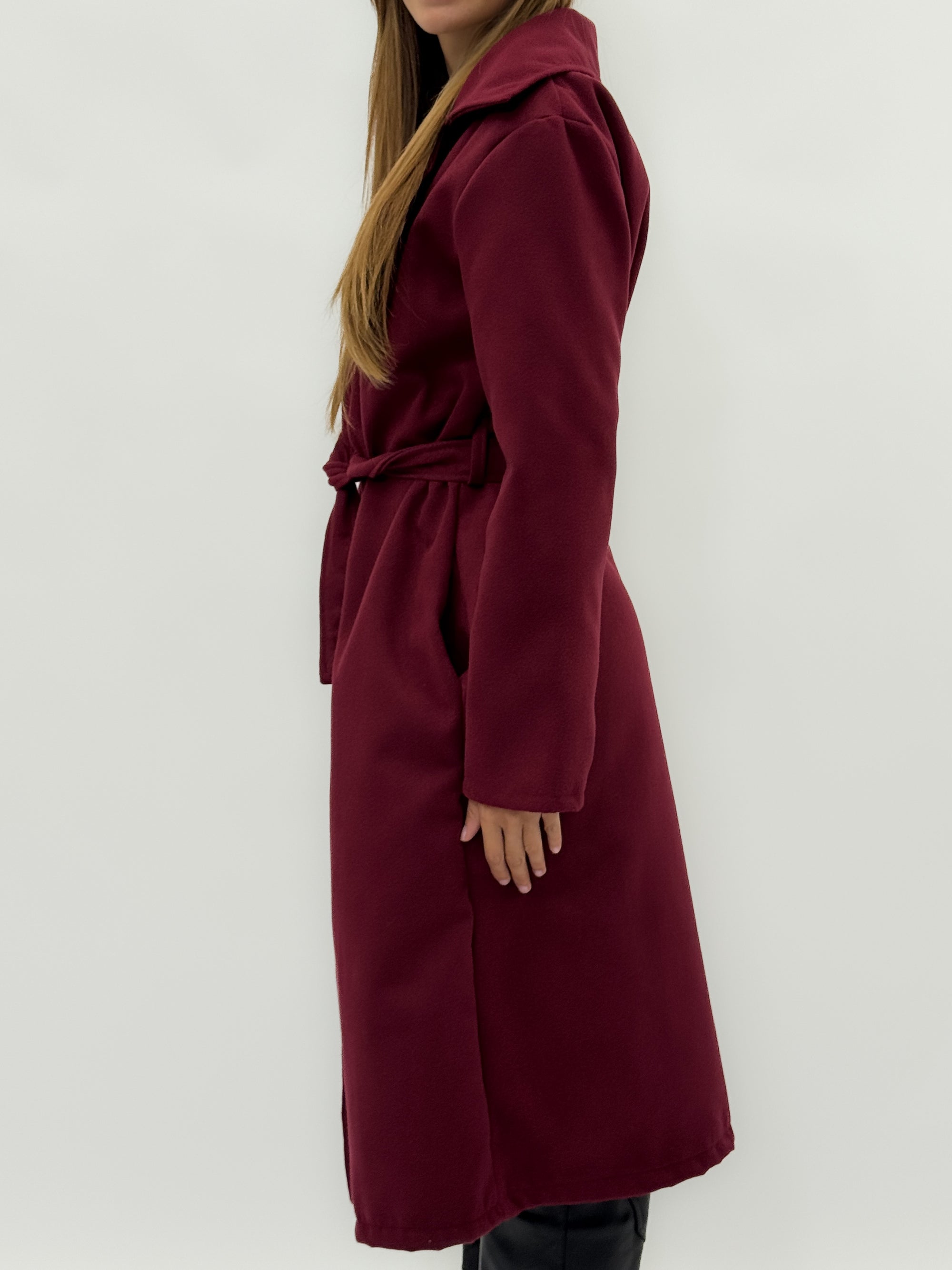 Cappotto doppiopetto con cintura – Eleganza senza tempo