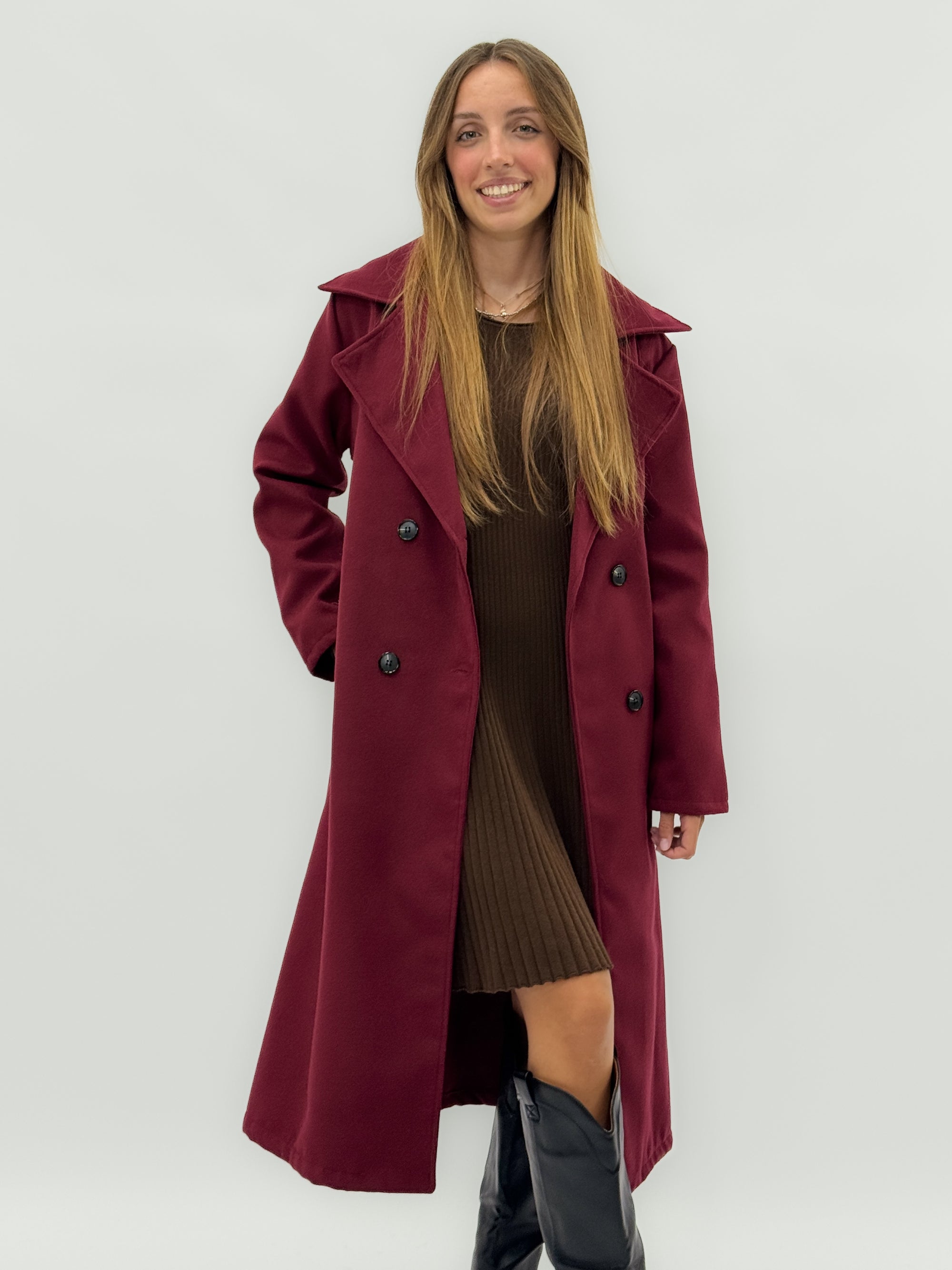 Cappotto doppiopetto con cintura – Eleganza senza tempo
