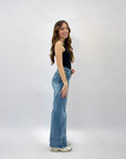 Pantaloni jeans a gamba larga