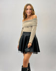 Maglia con spalla bardot