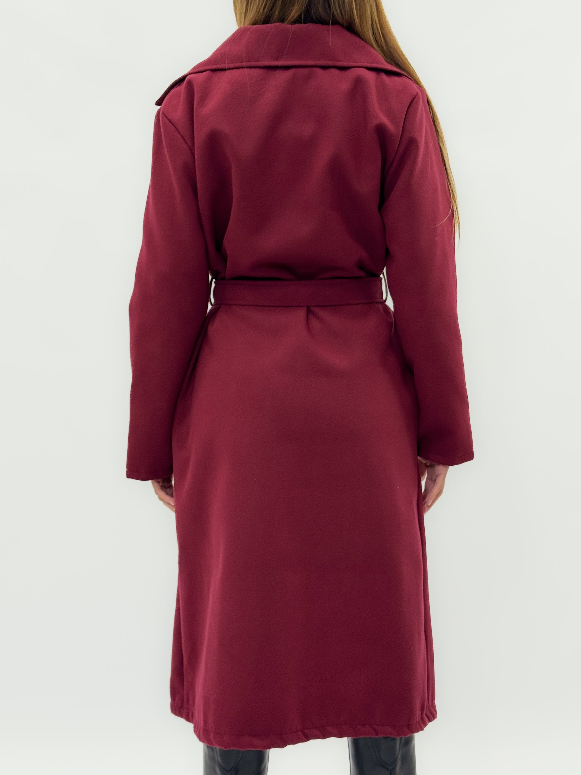 Cappotto doppiopetto con cintura – Eleganza senza tempo