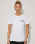 T-shirt in cotone con ricamo "un caffé vista mare, per favore"