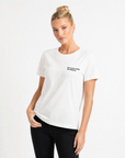 T-shirt bianca con scritta “Non avevo niente da mettermi”
