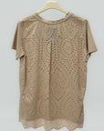 T-shirt con retro in sangallo e fondo smerlato