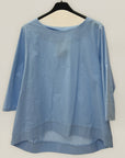 Blusa girocollo in cotone con manica a 3/4 e linea pulita