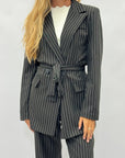 Completo donna gessato con blazer e pantaloni