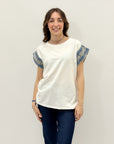 T-shirt in cotone con maniche decorate