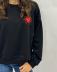 Felpa in cotone con ricamo cuore rosso