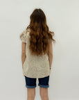 T-shirt in pizzo sangallo con maniche volant