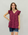T-shirt in pizzo sangallo con maniche volant