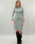 Abito midi in maglia con maniche svasate