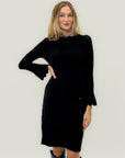 Abito midi in maglia con maniche svasate