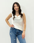 Top satin con scollo drappeggiato