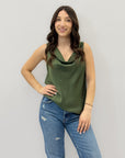 Top satin con scollo drappeggiato