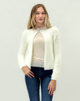 Pullover con chiusura a spilla con perla