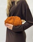Clutch in vera pelle scamosciata Made in Italy con tracolla – Eleganza senza tempo