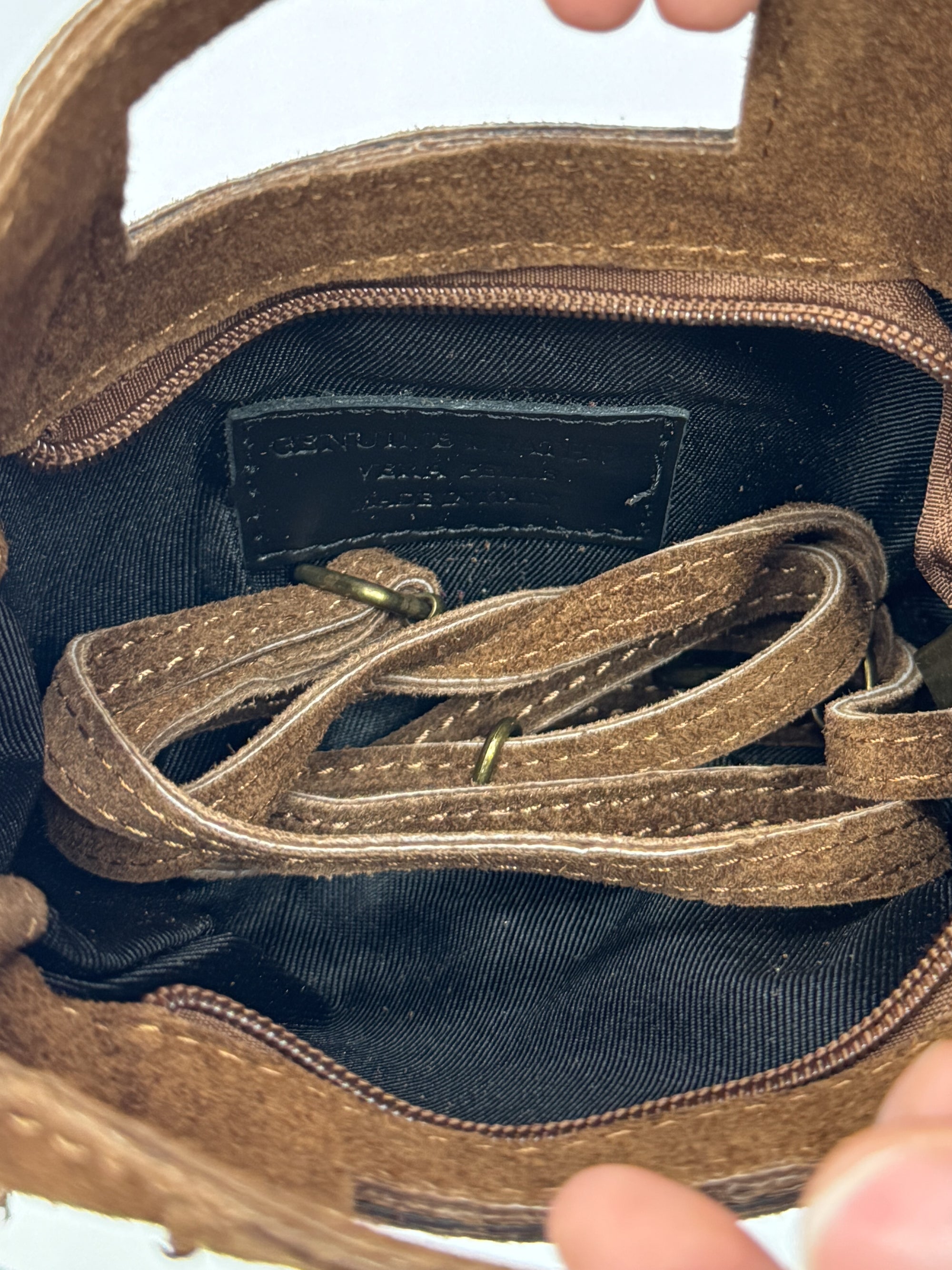 Borsa in vera pelle scamosciata con frange – Made in Italy