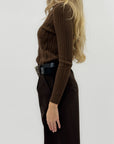Maglia a treccia con dettagli classici
