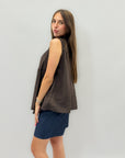 Camicia smanicata leggera in cotone