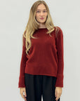 Maglione girocollo in lana effetto nuvola – Morbidezza e comfort assoluto