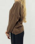 Maglione misto lana e cashmere con cucitura centrale – Comfort e raffinatezza