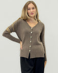 Cardigan misto lana e cashmere con bottoni – Eleganza senza tempo
