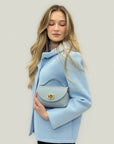 Giacca corta in Neoprene con Cappuccio – Moderna & Confortevole