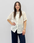 Camicia in pizzo sangallo con scollo alla coreana