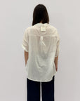 Camicia in pizzo sangallo con scollo alla coreana