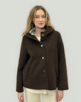 Giacca corta in Neoprene con Cappuccio – Moderna & Confortevole