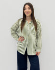 Camicia a Righe con Taschino e Vestibilità Morbida