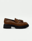 Mocassini marroni con nappine e suola chunky – Eleganza casual con un tocco moderno