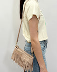 Borsa a tracolla in pelle scamosciata con frange – modello Wild West