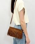 Borsa a tracolla in pelle scamosciata con frange – modello Wild West
