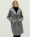 Cappotto con cintura – Eleganza minimal e calore avvolgente